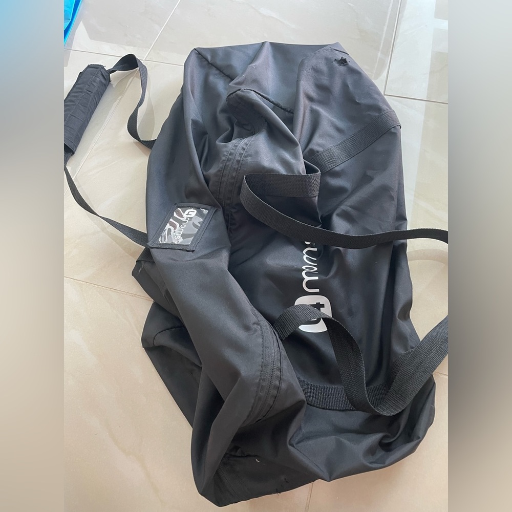 4Moms Breeze Go pack n play carry case